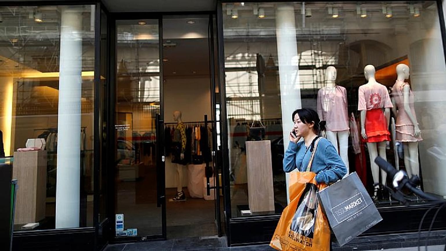 Regno Unito: si compra sempre di più 
