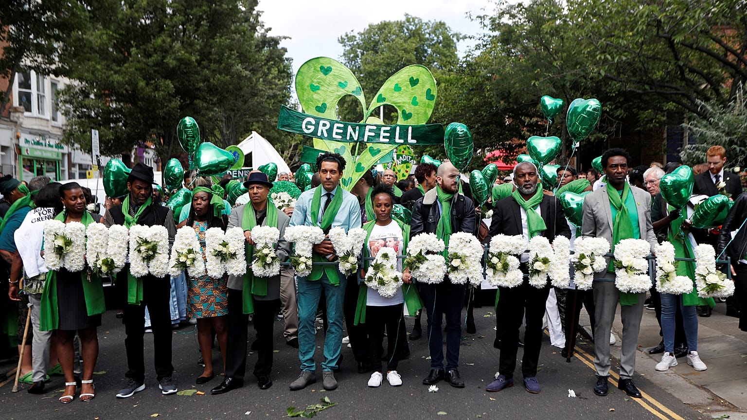 Le Royaume-Uni rend hommage aux victimes de la tour Grenfell