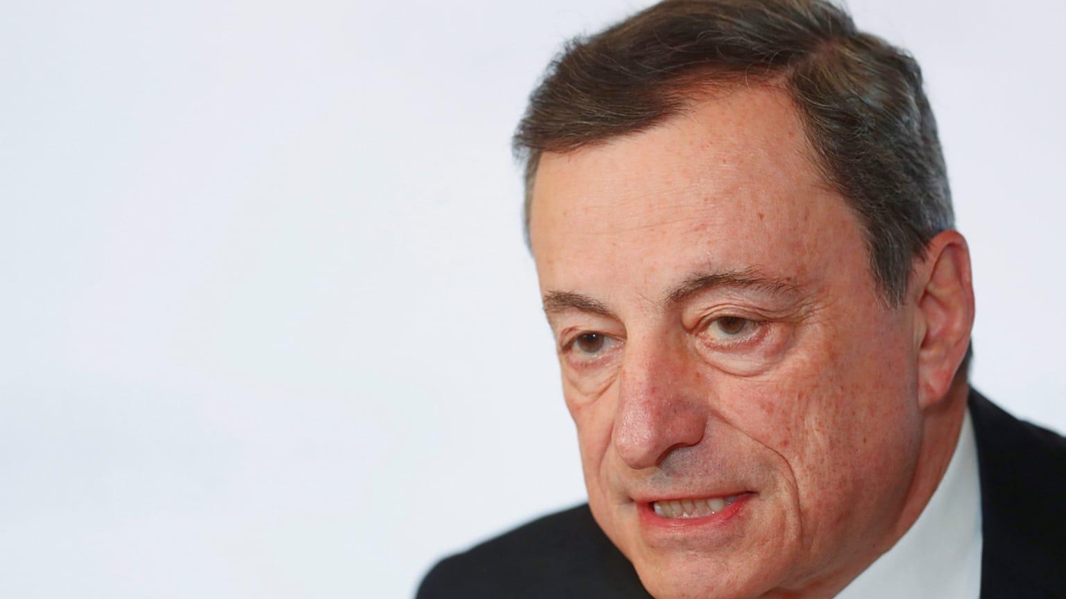 Rontott előrejelzésein az EKB