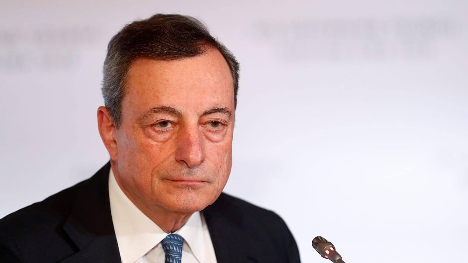 ΕΚΤ: Μηδενικά επιτόκια έως το καλοκαίρι του 2019