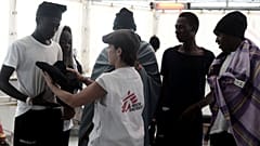 La situación mejora a bordo del Aquarius a pesar del mal tiempo. 