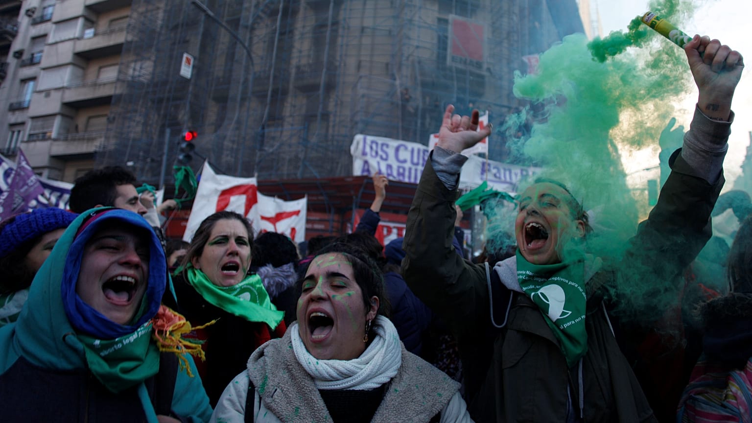 Aprovada alteração à lei do aborto
