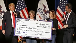 Trump acusado de uso ilegal de su Fundación  