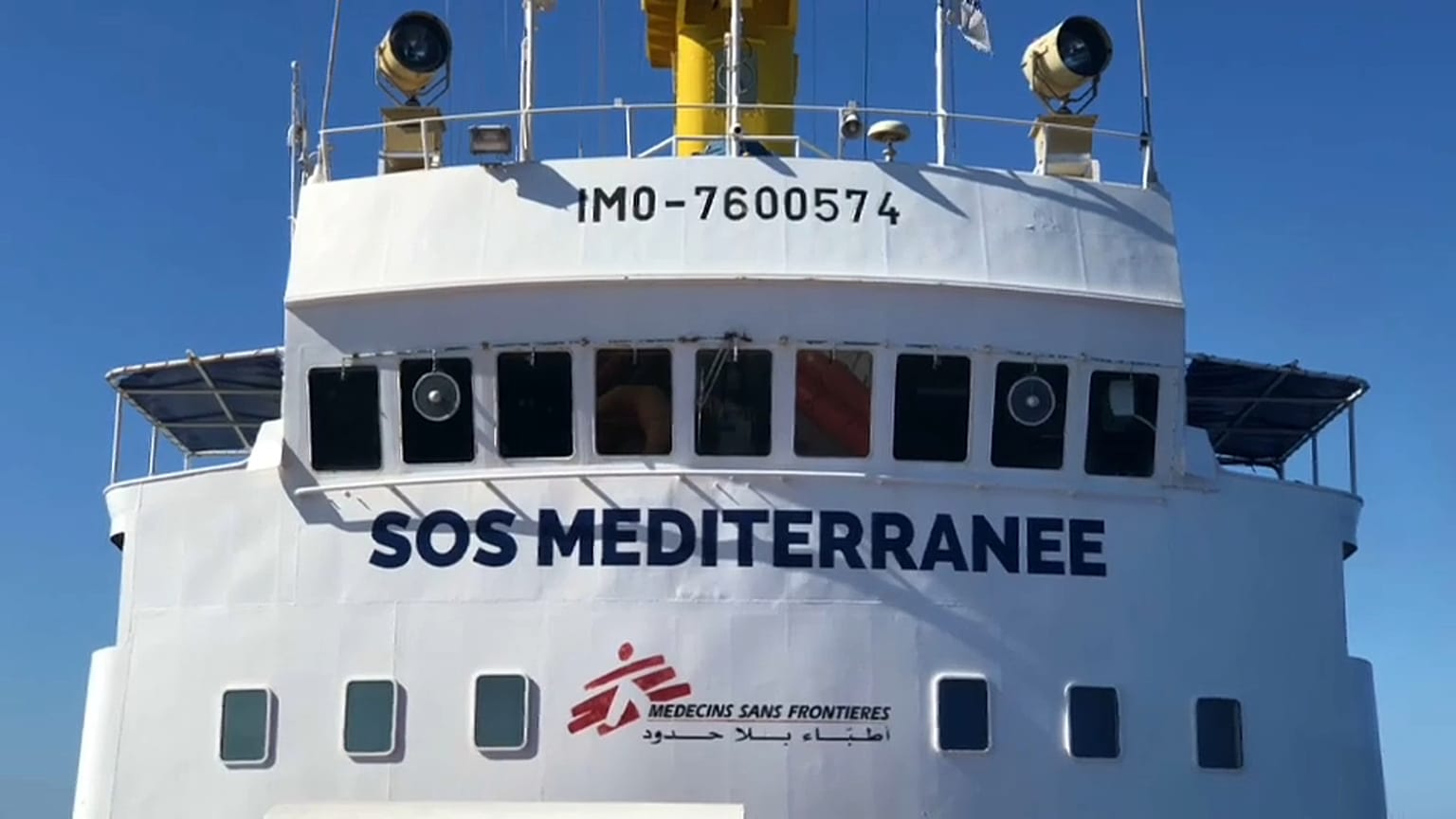 "Aquarius" идет к берегам Испании