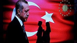 Erdogant ellenzéke és a török gazdasági helyzet is szorongatja 