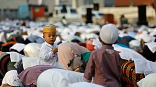 Endonezya'nın Sunda adasında bayram namazı 