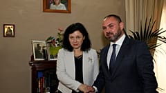 Vĕra Jourová com o ministro da Justiça maltês, Owen Bonnici