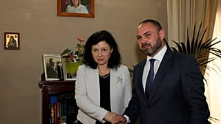 Vĕra Jourová com o ministro da Justiça maltês, Owen Bonnici