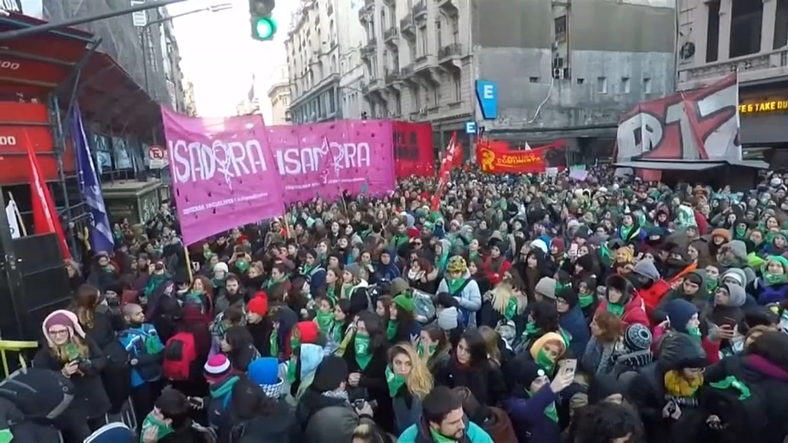 Argentina, Si della Camera all'aborto legale