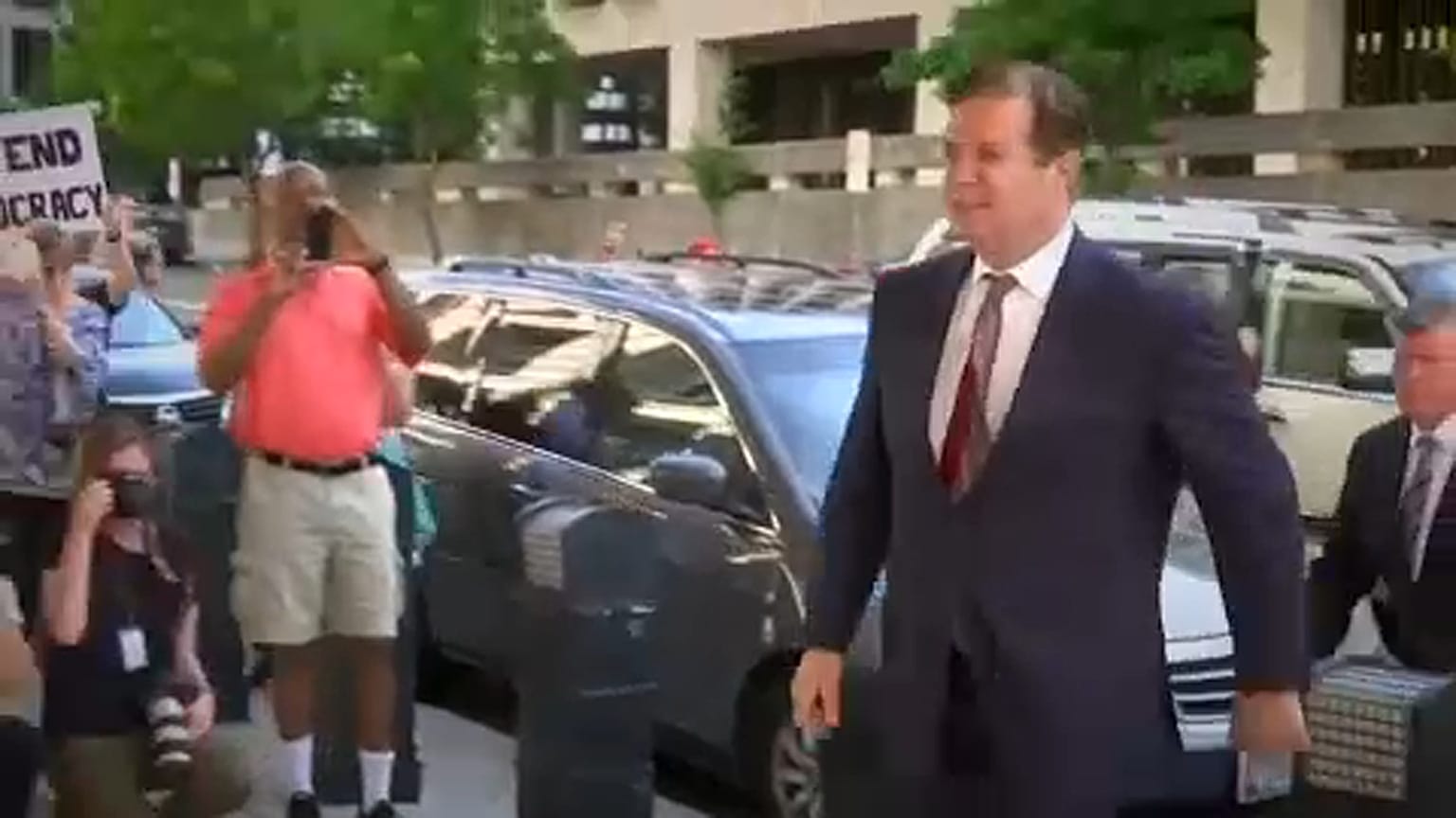 Manafort rács mögé kerül