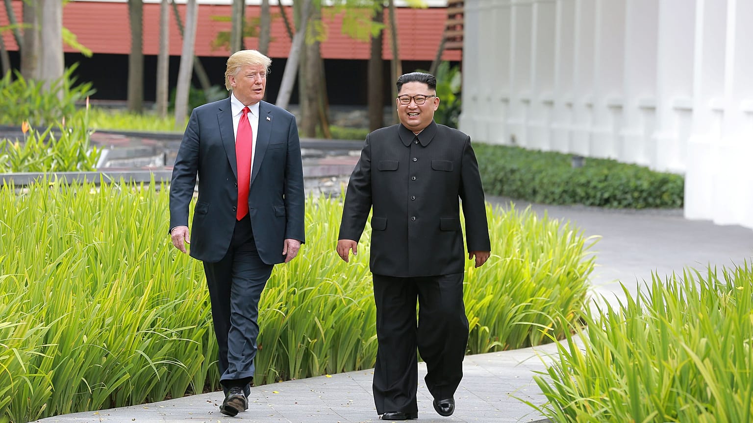 Trump, Kuzey Kore liderine özendi