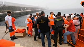 Сотни мигрантов в Гибралтарском проливе 