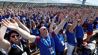 Leçon de clapping islandais à Moscou
