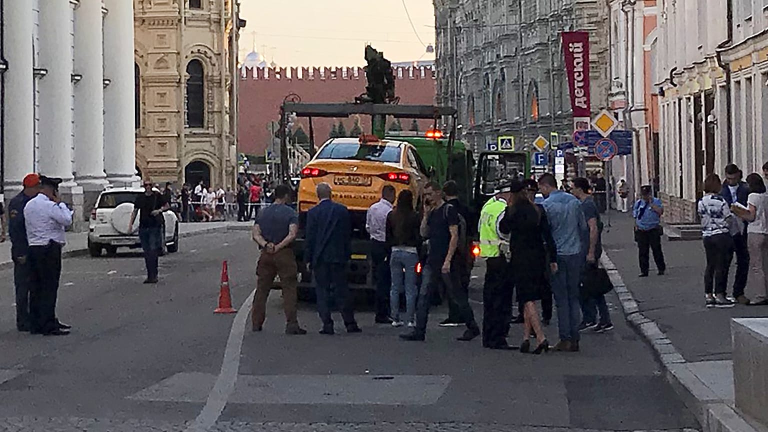 Táxi atropela adeptos do Mundial em Moscovo