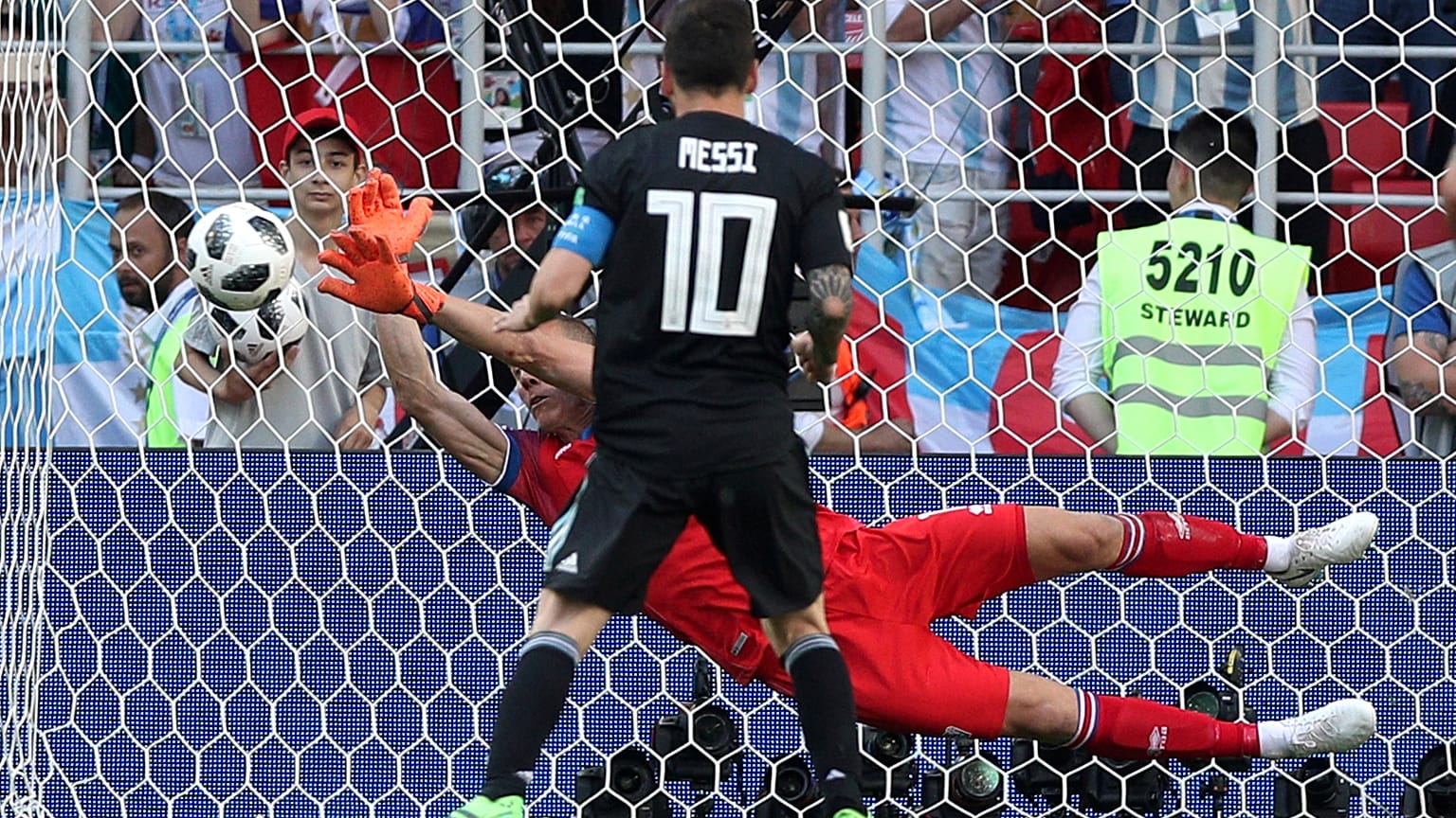 Argentina e Islândia empatam na Rússia