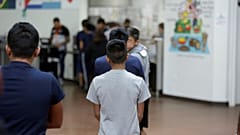 Milhares de crianças separadas dos pais na fronteira EUA - México