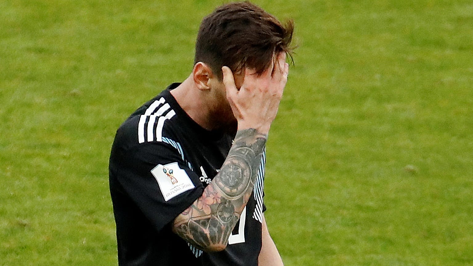 ميسي يعترف بمسؤوليته عن تعادل منتخب بلاده مع أيسلندا