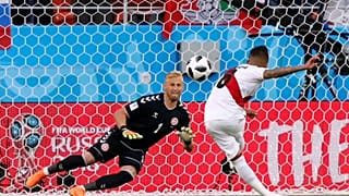 Cueva también falló, Perú pierde ante Dinamarca (0-1)