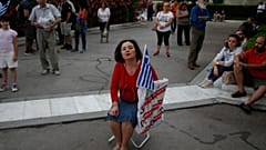 Греки требуют отставки Ципраса из-за тайного соглашения с Македонией