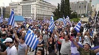Governo de Alexis Tsipras supera moção de censura
