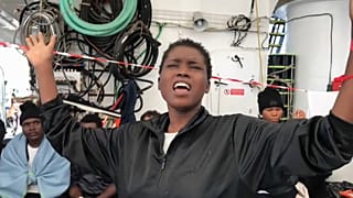 Aquarius a poucas horas de atracar no porto de Valência