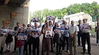 تجمع در مقابل زندان اوین تهران