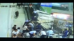 شاهد: انهيار مفاجئ في مركز سياحي شمال الصين 