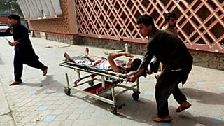 انفجار در نزدیکی دفتر والی ننگرهار در افغانستان دستکم ۱۸ کشته بر جا گذاشت