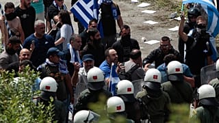 Eπεισόδια στη συγκέντρωση κατά της συμφωνίας στις Πρέσπες 