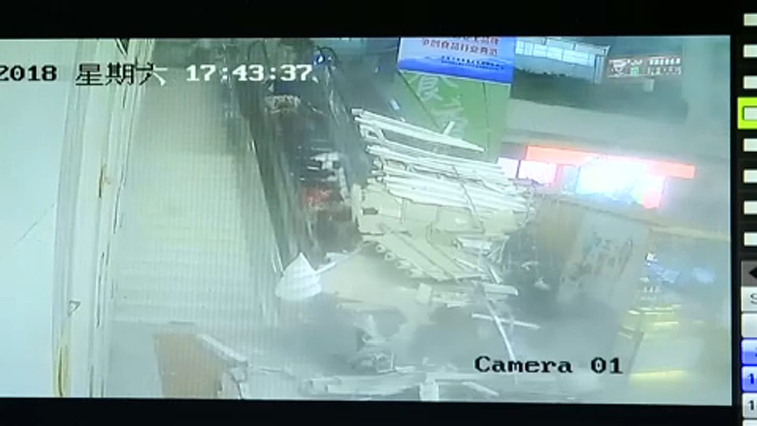 Leszakadt a mennyezet a kínai turista központban