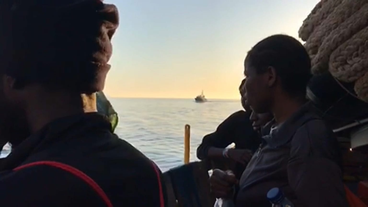 Aquarius steuert auf Spanien zu