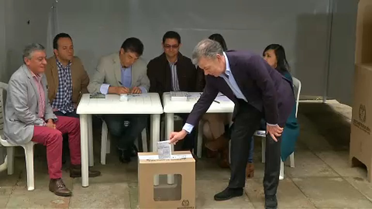 Kolumbia elnököt választ