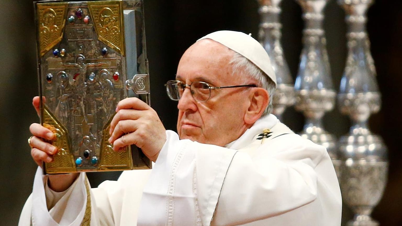 Papa kürtajı Nazilerin soy ıslahına benzetti