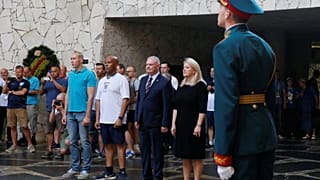 Британская делегация в Зале Памяти