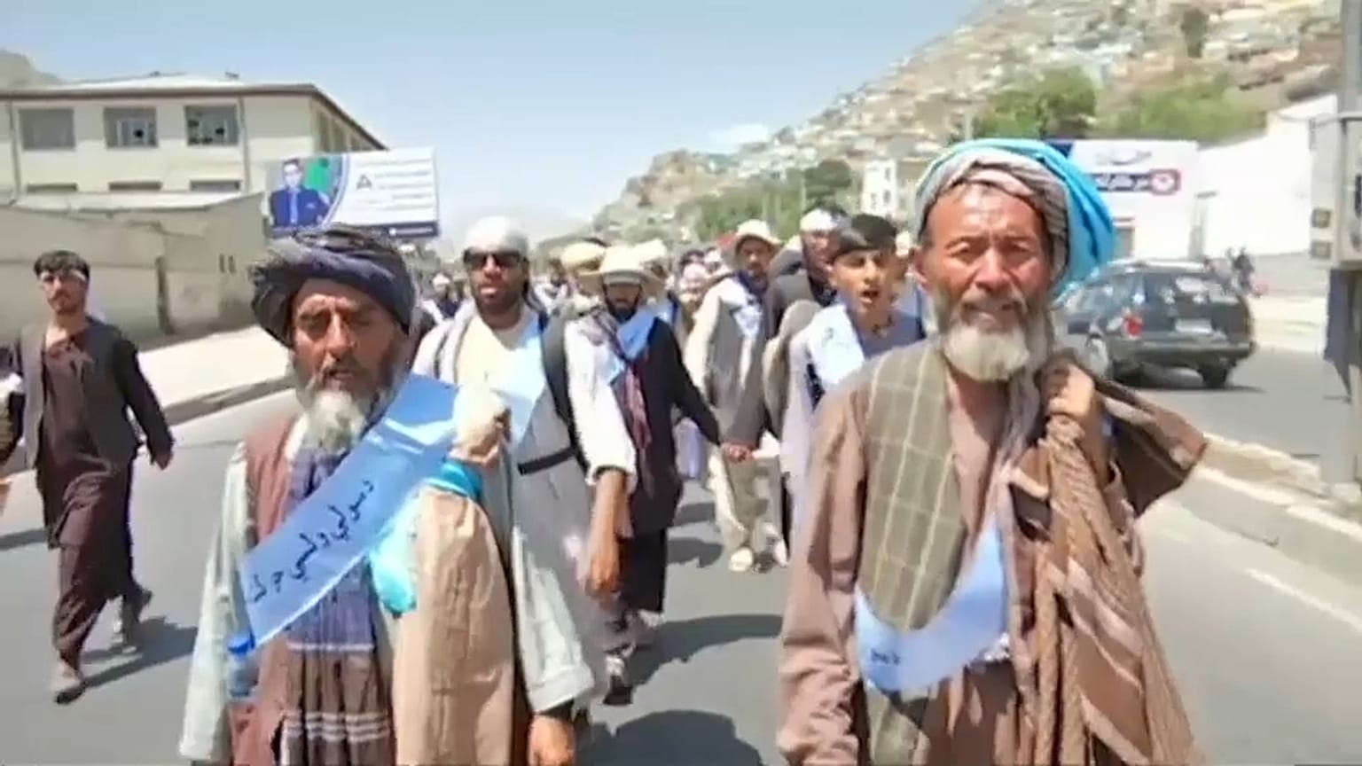 مسيرة سلام تصل إلى كابول والأفغان يقولون إن الحرب أنهكتهم