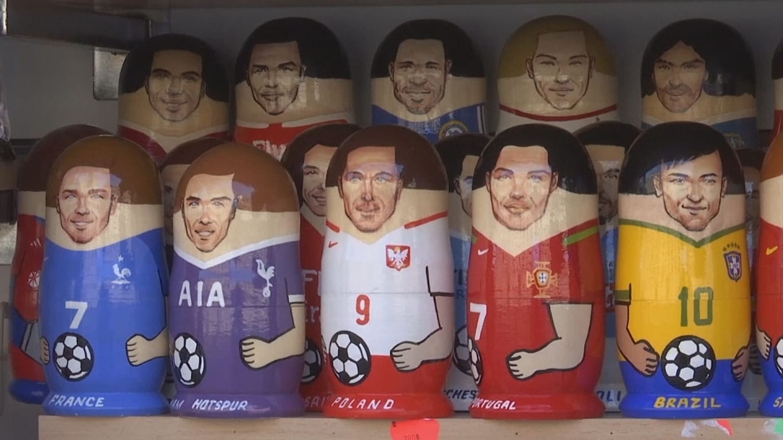Des poupées russes à l'effigie des stars du Mondial