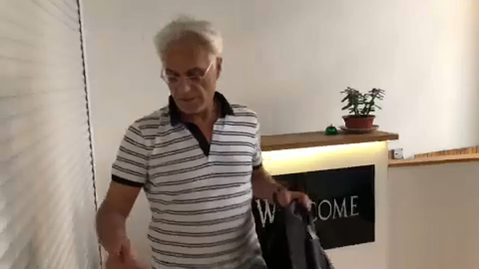  تيمور غطلاس..فنان و رجل أعمال تركي مقيم ببروكسل