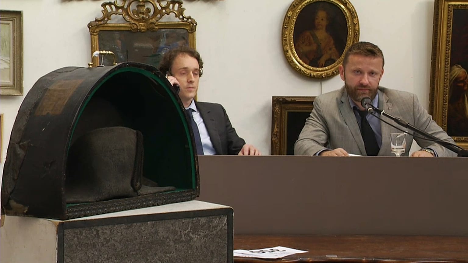 Chapéu de Napoleão atinge os 280 mil euros em leilão