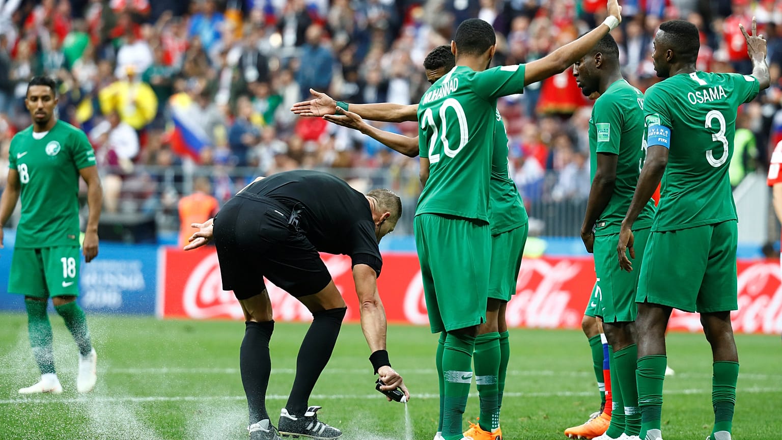 روسيا تحقق في واقعة اندلاع حريق في أحد محركات طائرة تقل المنتخب السعودي 