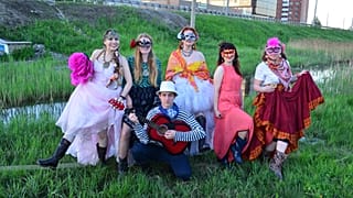 Russia, carnevale "veneziano" per protestare contro sottopasso allagato