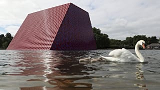 L'artiste Christo dévoile son "London Mastaba"