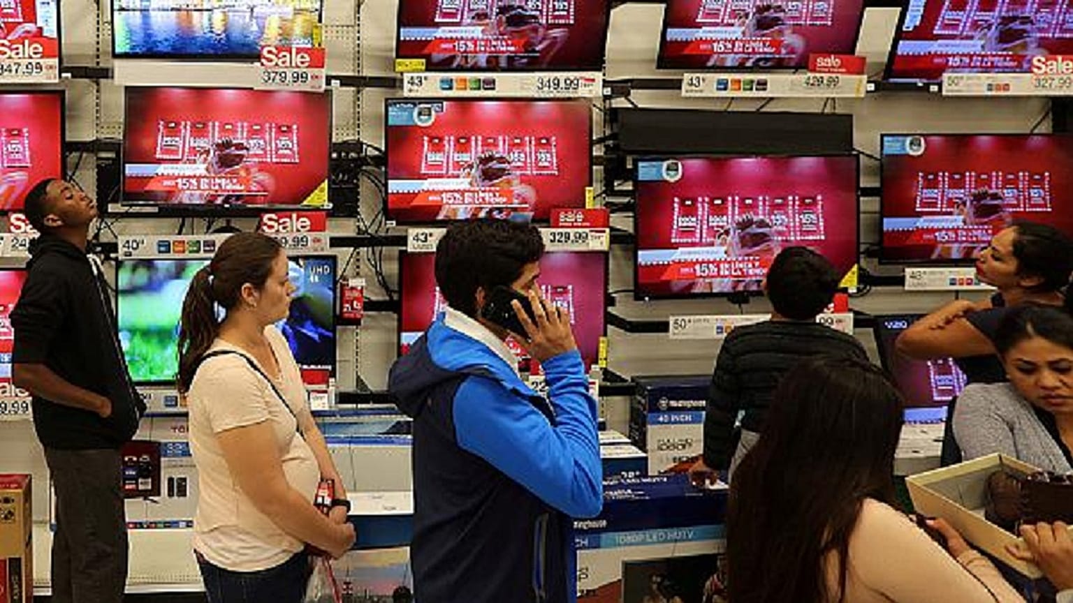 Istat: crescono i consumi ma anche il divario tra famiglie