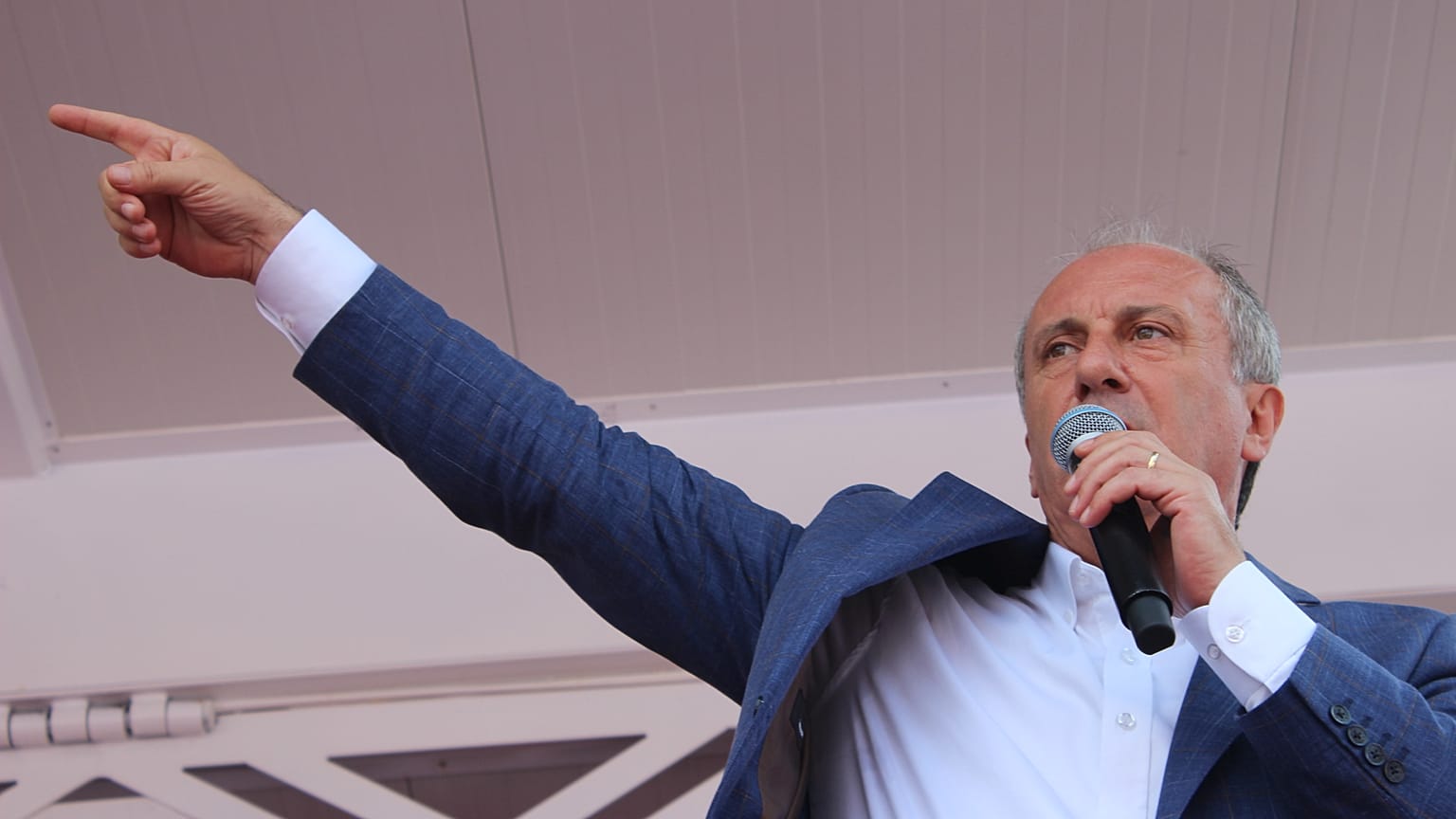 Le Monde: "Muharrem İnce,  Erdoğan'a meydan okuyan aday"