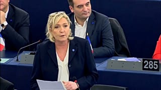 Marine Le Pen vai ter que devolver 300 mil euros ao Parlamento Europeu