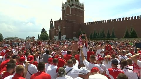 Fußball-WM: Polnische und senegalesische Fans feiern in Moskau