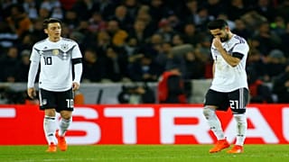 اليمين الألماني المتطرف يطالب بحرمان أوزيل وغندوغان من المشاركة  في المونديال بسبب إردوغان