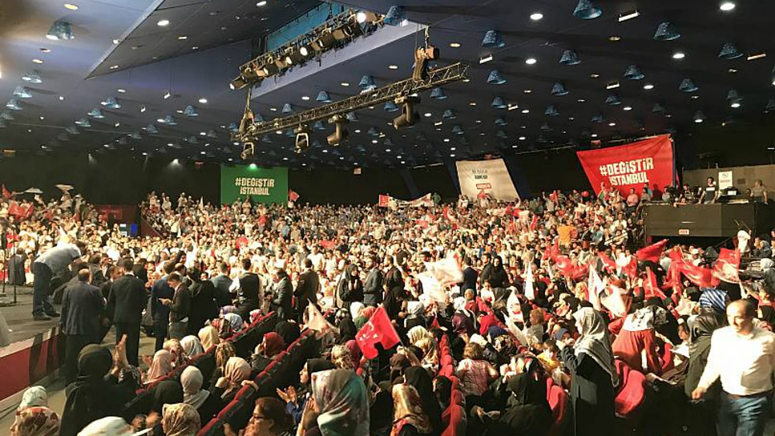 Korku ve endişe siyasetinin yerine, yeniden müzakere kültürü - Görüş