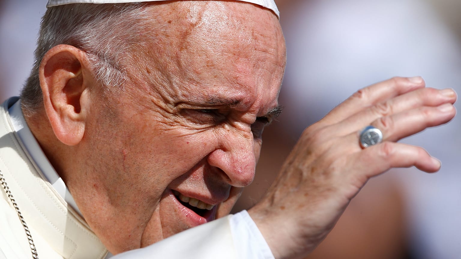 Papa Francis, Donald Trump'ın 'sıfır hoşgörü' politikasını eleştirdi