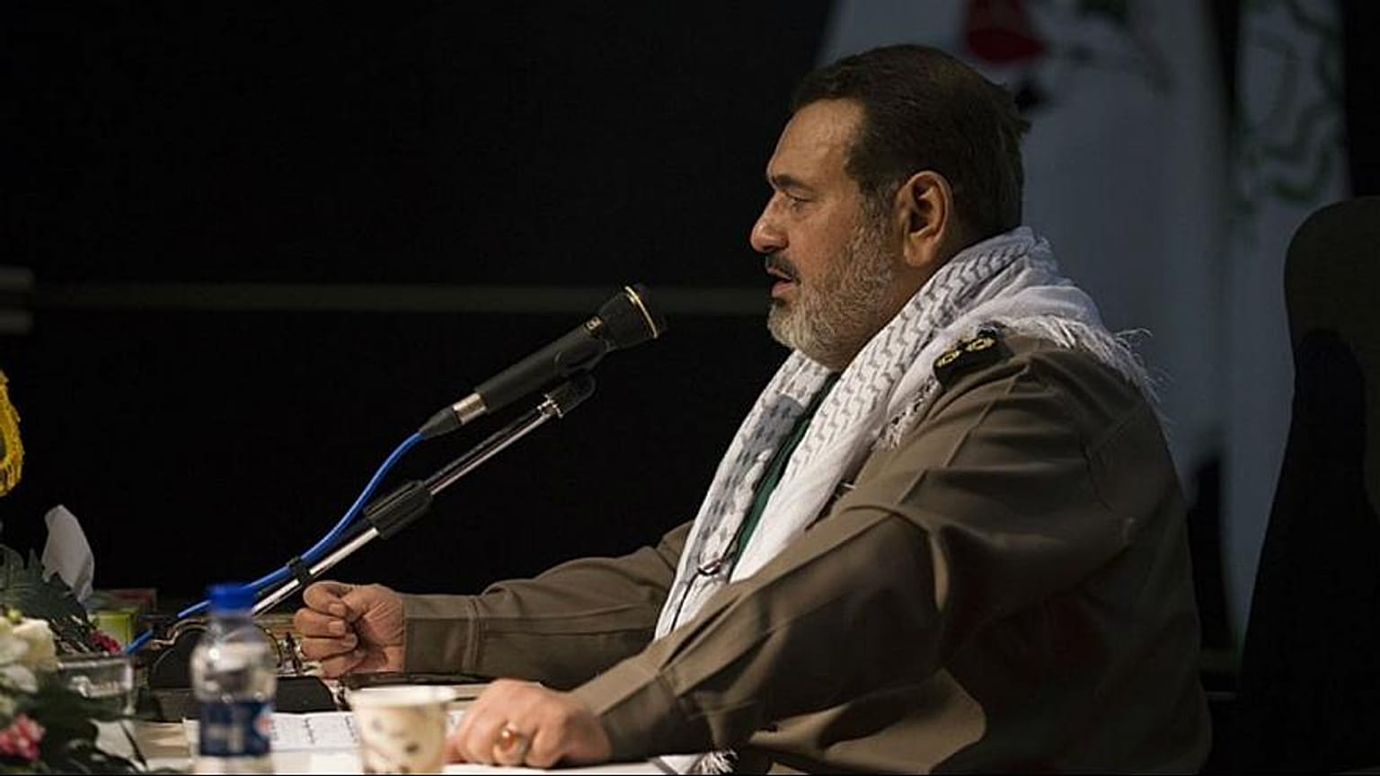 سرلشکر فیروزآبادی ویلای لواسان را تحویل داد