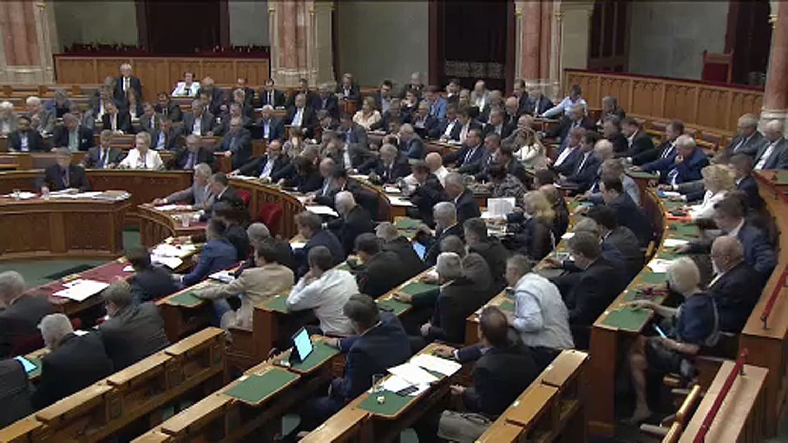 Elfogadta a Parlament a Stop Sorost
